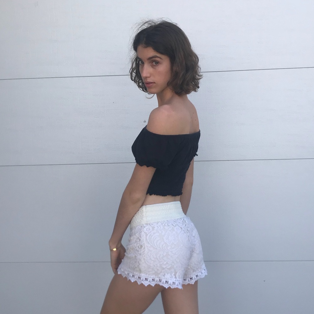 White lace shorts sz S